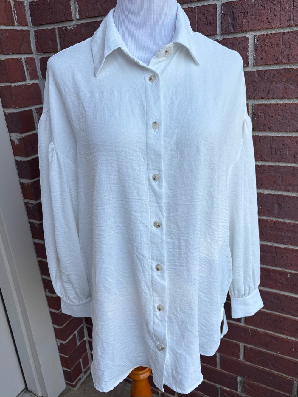 She + Sky Cream Button-Front Long Sleeve Blouse